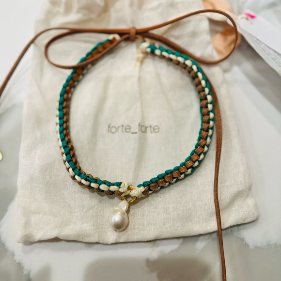 NWT Scoobydoo Choker handmade green leather & authentic river pearl Forte Forte - Picture 6 of 9